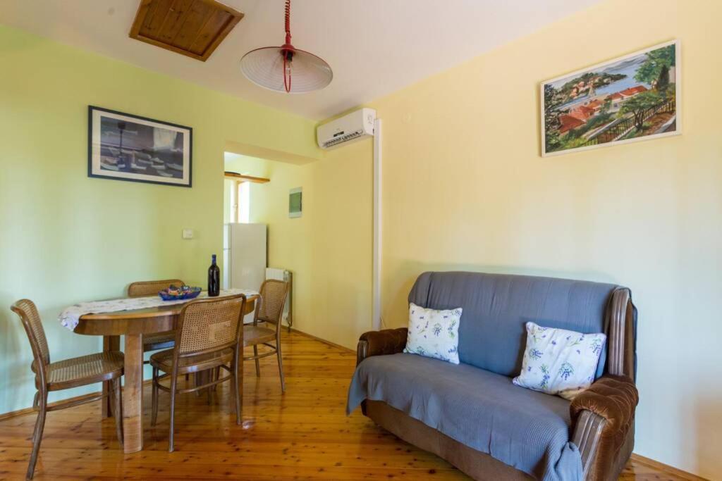Sleep & Fly Cottage Čilipi Exteriör bild