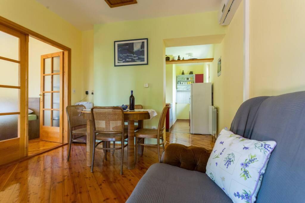 Sleep & Fly Cottage Čilipi Exteriör bild
